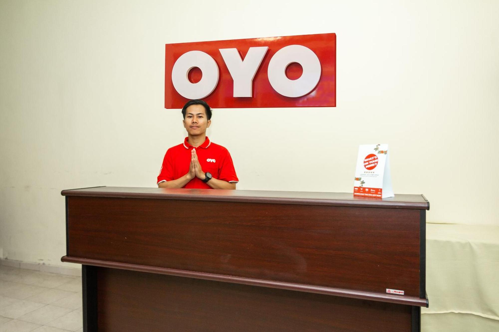 ホテル Oyo 1150 オマー ラドラン Kejayan エクステリア 写真