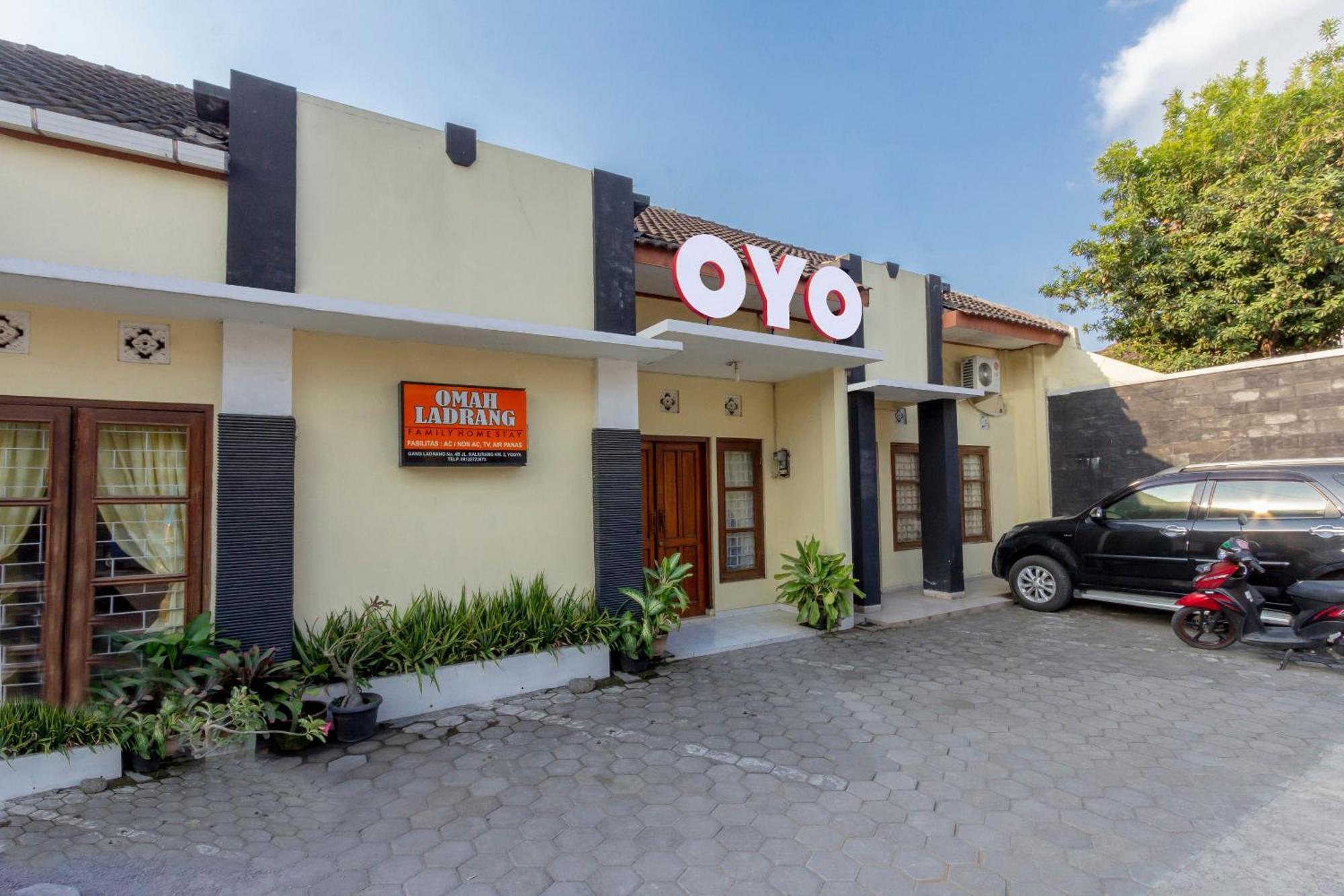 ホテル Oyo 1150 オマー ラドラン Kejayan エクステリア 写真
