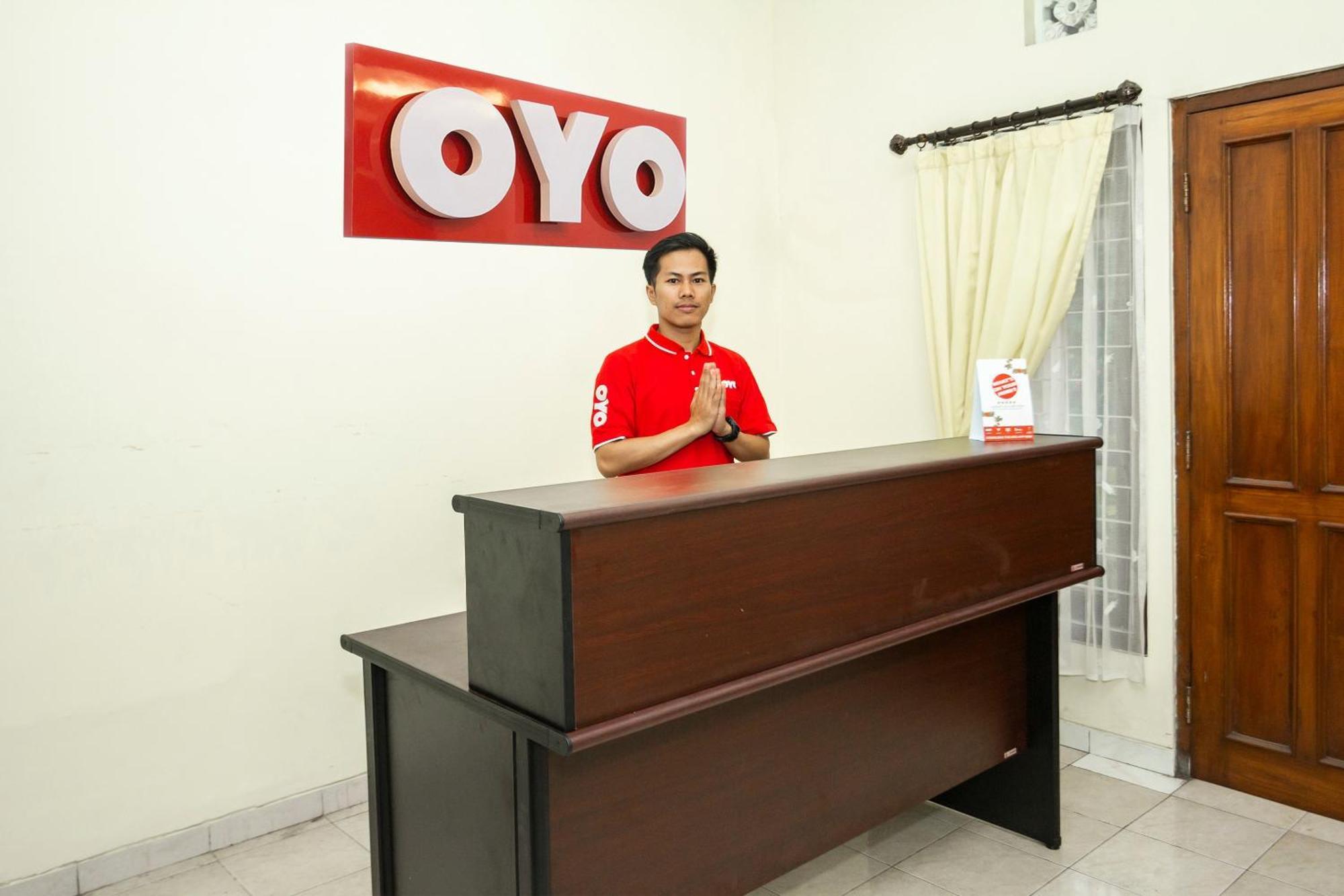 ホテル Oyo 1150 オマー ラドラン Kejayan エクステリア 写真
